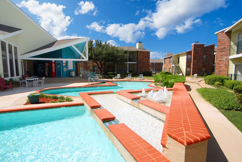 Saddlewood Apartments in Lubbock, Texas